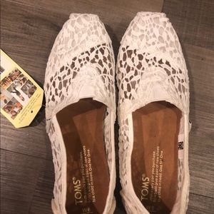 White Lace Leaves Toms